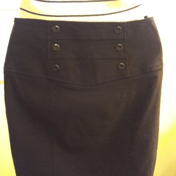 B WEAR skirt - Picture 2 of 8